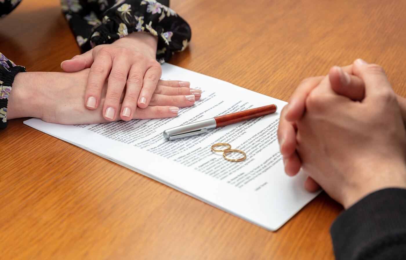 signing-divorce-papers
